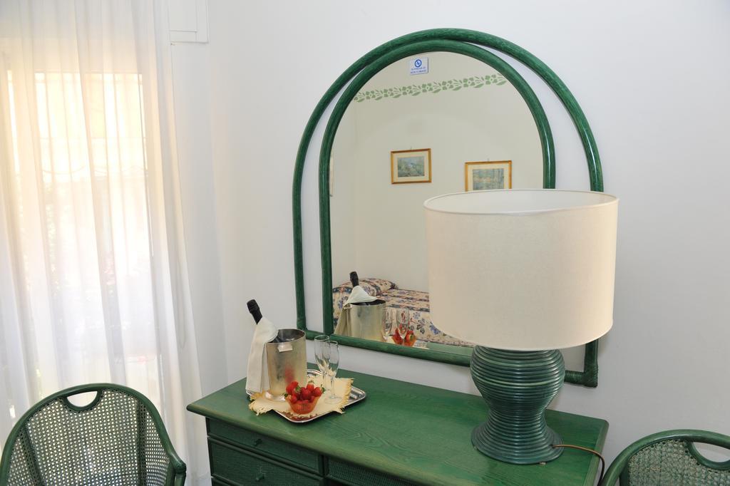 Hotel Diana Grado Bagian luar foto